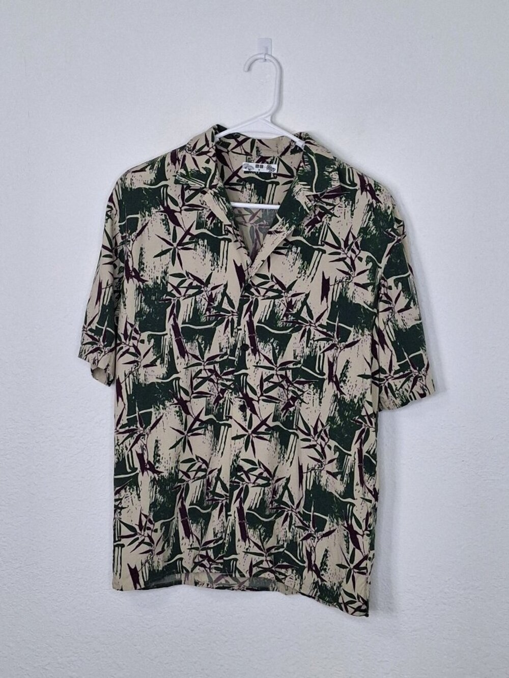 Uniqlo Mens Hawaiian Shirt Sz M Button Down Casual Tropical Beach Boho